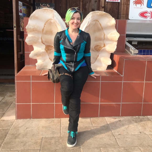 Meet your Posher, Hannah - Picture 1 of 8